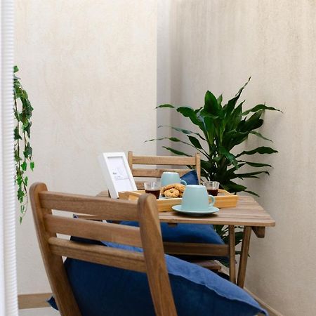 Modern Stone Apartment In The Heart Of บารี ภายนอก รูปภาพ