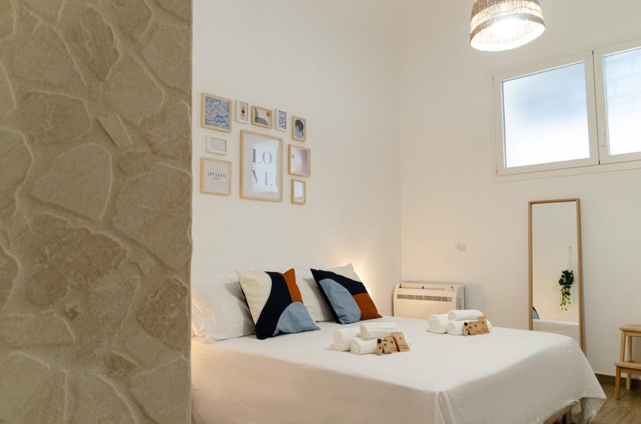 Modern Stone Apartment In The Heart Of บารี ภายนอก รูปภาพ