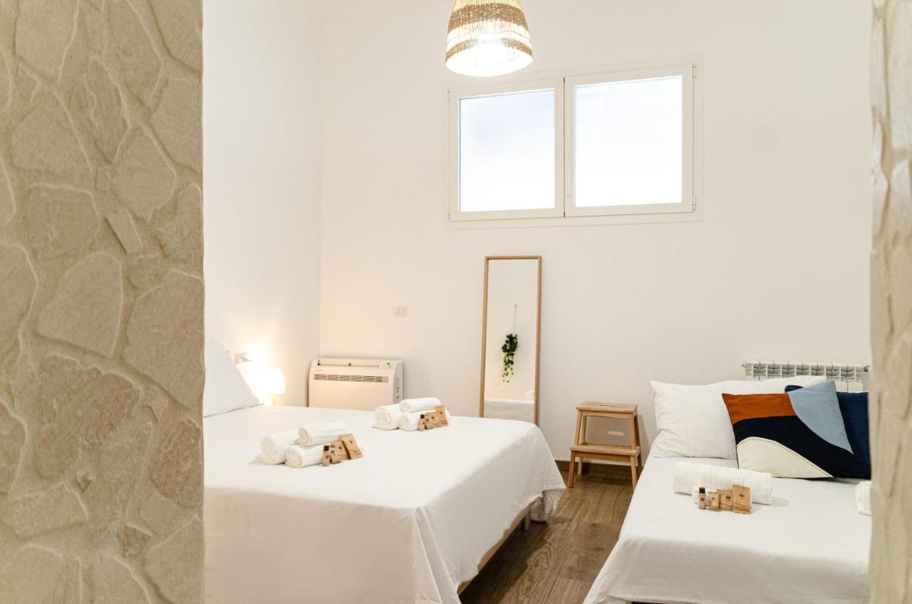 Modern Stone Apartment In The Heart Of บารี ภายนอก รูปภาพ
